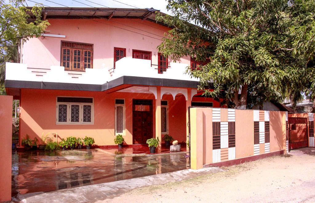 D'Villa Guest House Jaffna Exterior photo